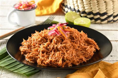  Cochinita Pibil: Pikantna uczta z nutą cytrusową i dymem!