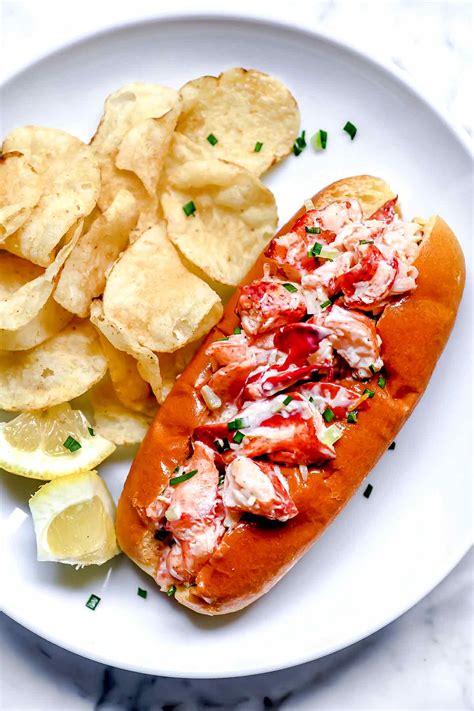  Lobster Roll - Smak morskiego raju w chrupiącej bułce!