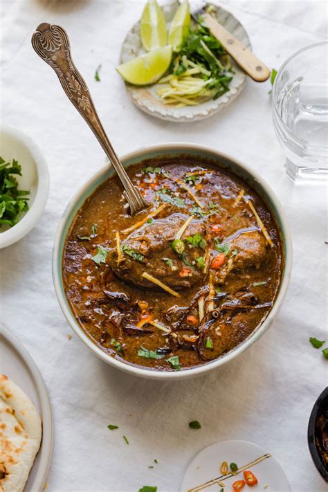  Nihari - Czy jesteś gotowy na gęste, aromatyczne i rozpływające się w ustach danie pakistańskie?