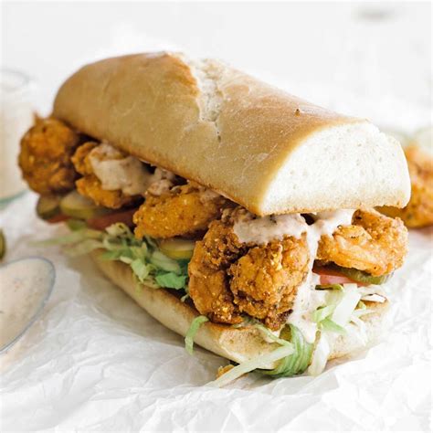  Po'boy: Zapiekanka z Nowego Orleanu, która rozpieszcza podniebienie i budzi apetyt na więcej!