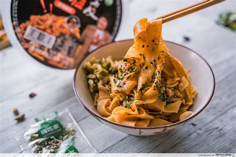  Zhangye City's Mian Pi Noodles: Umami-Packed Slurp and Spice-Infused Delight!